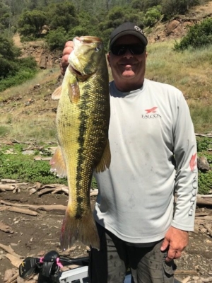 Awesome New Melones Bass Fishing
